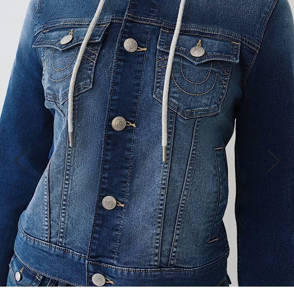 TRUE RELIGION Women's Relaxed Denim Trucker Hooded Jacket size M New Medium NWT - Picture 10 of 11